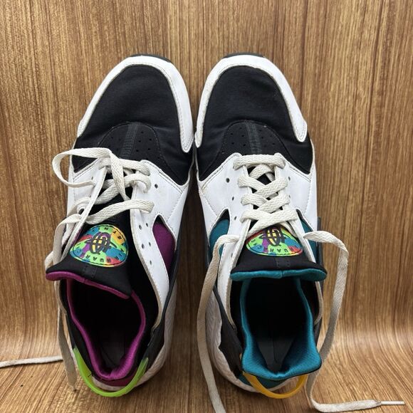 Nike Air Huarache Peace, Love, Swoosh Mens Size 10 Sneakers - Picture 7 of 8